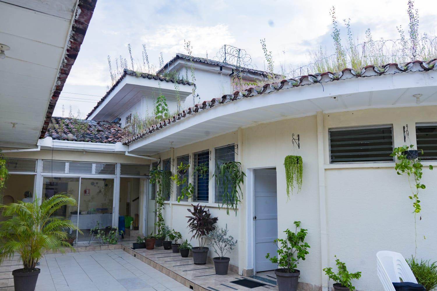 Hostal Casa Luna Santa Ana Exterior photo