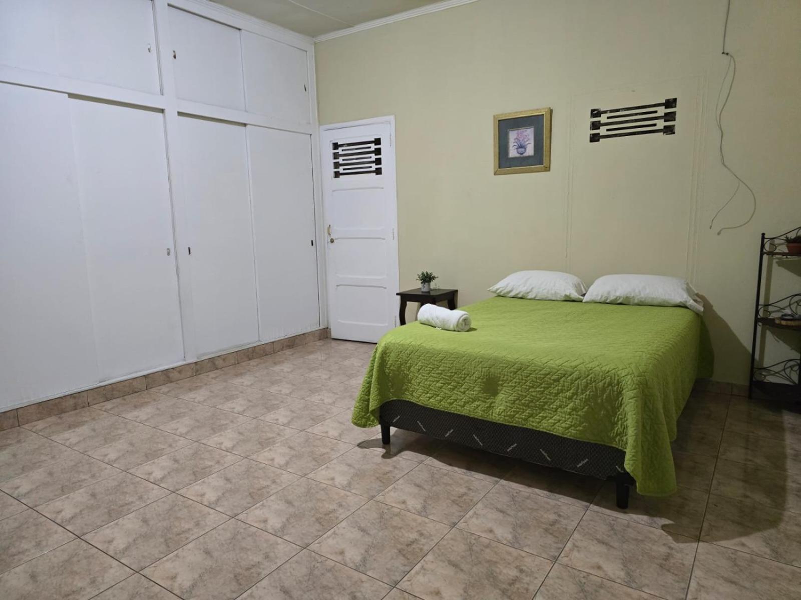 Hostal Casa Luna Santa Ana Exterior photo