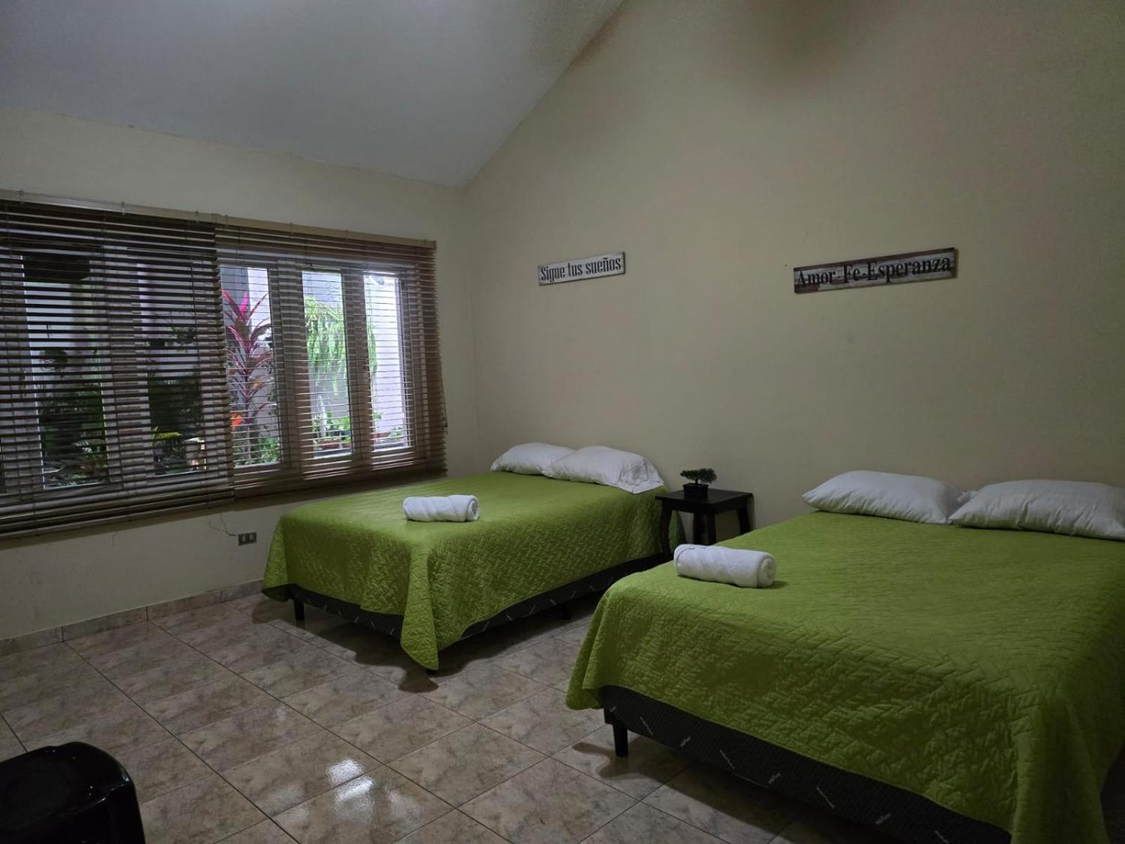 Hostal Casa Luna Santa Ana Exterior photo